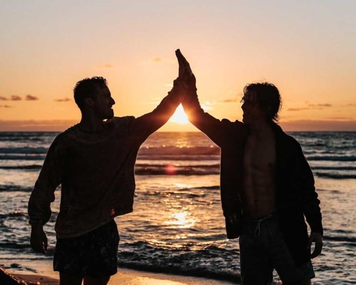 MM Find support people hi five